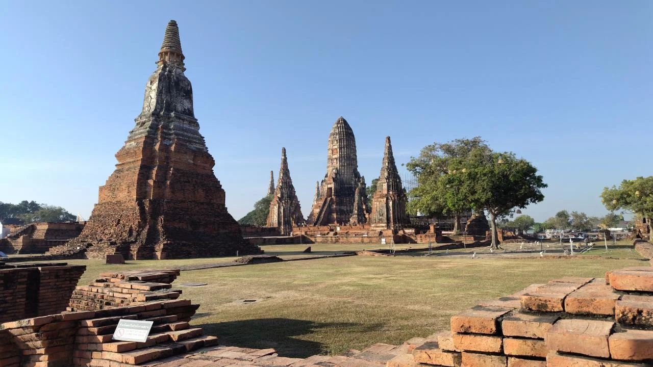 Wat-Chaiwatthanaram-3