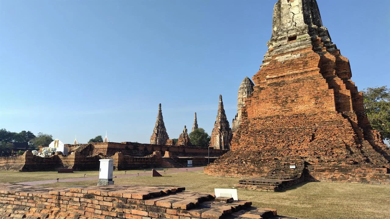 Wat-Chaiwatthanaram-4