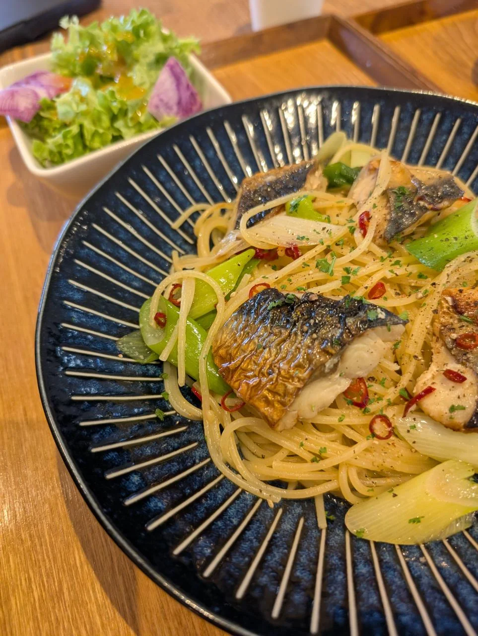 ปลาแซลมอนย่าง