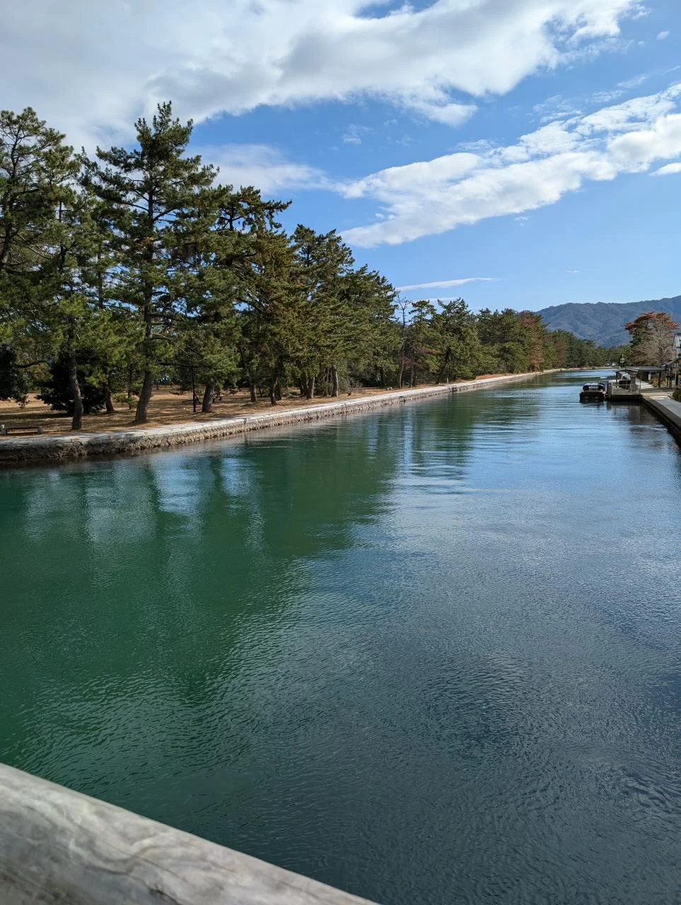 ทางเข้าสถานี