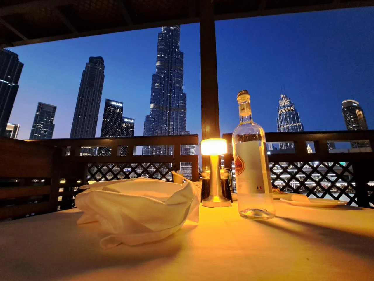 迪拜喷泉秀近景