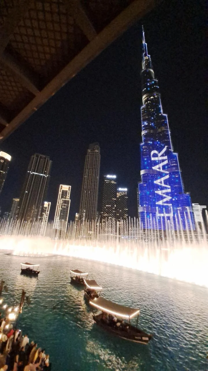 哈利法塔夜景与迪拜喷泉秀