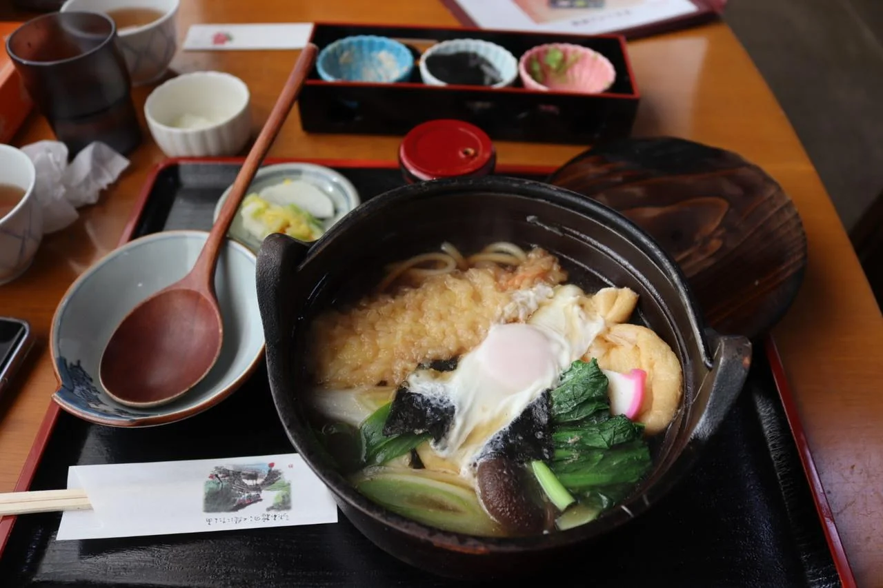 ภาพภายนอกอาคารวัดชูซอนจิ