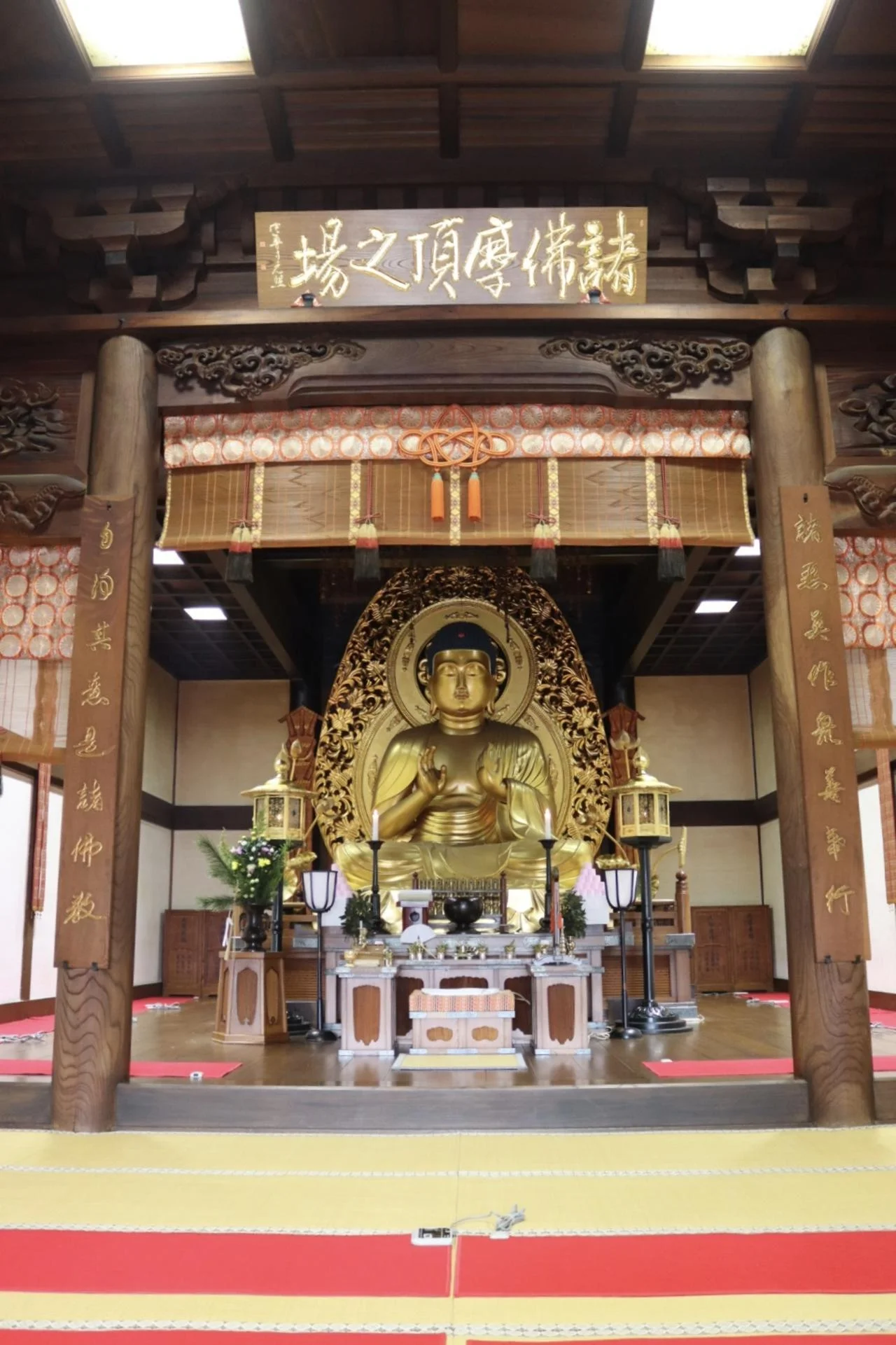 วิหารไม้ที่วัดชูซอนจิ