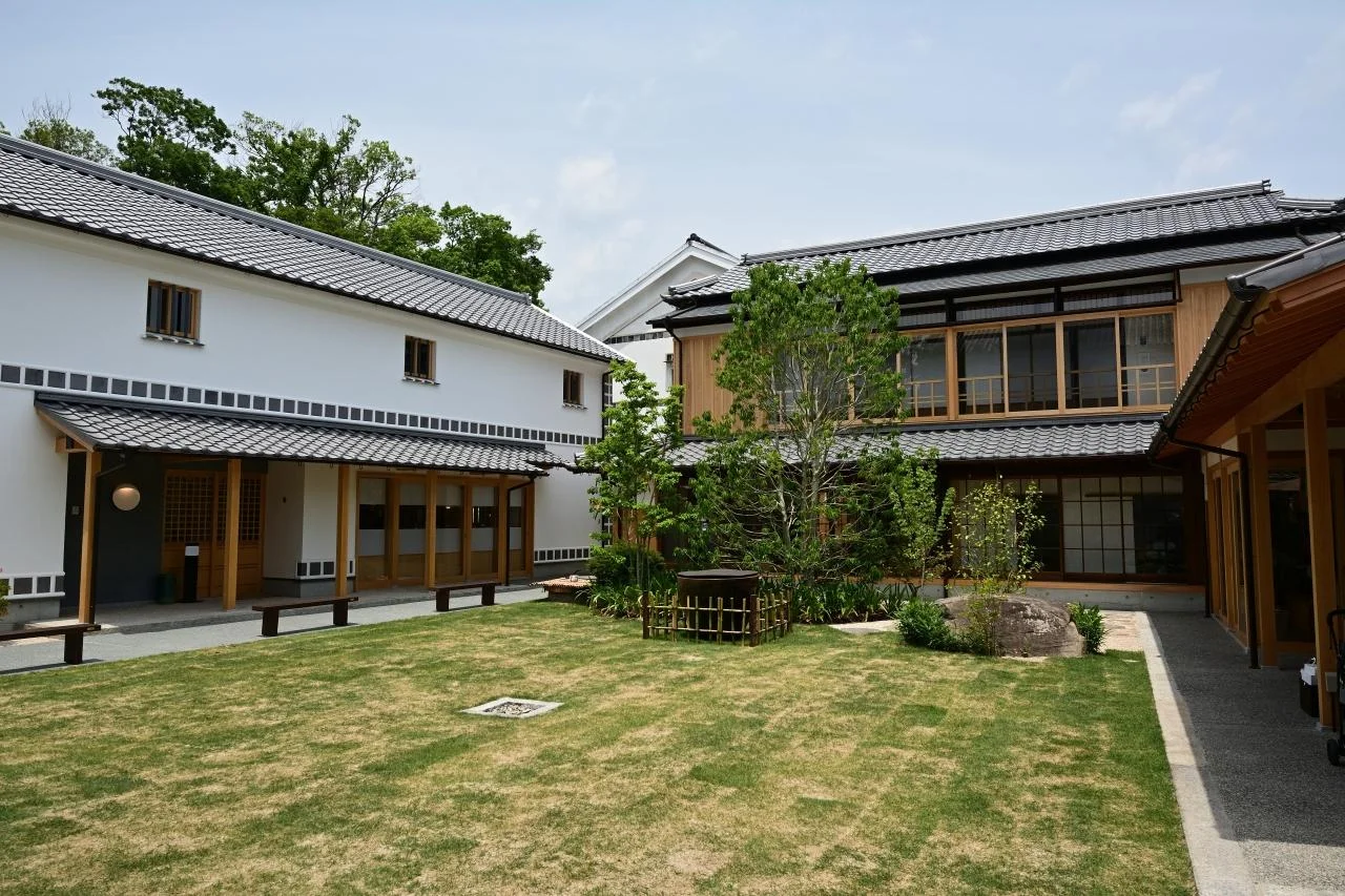 牛仔街的蓝色肉包