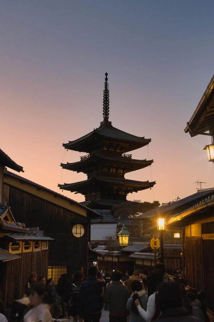 Kleine Stupas in Kiyomizu-dera