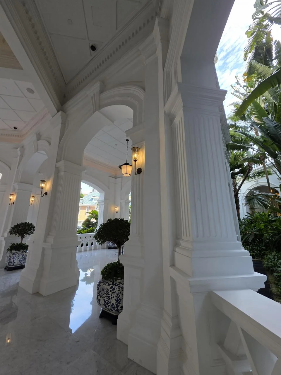 ขนมปังและเบเกอรี่หลากหลายชนิดสำหรับอาหารเช้า