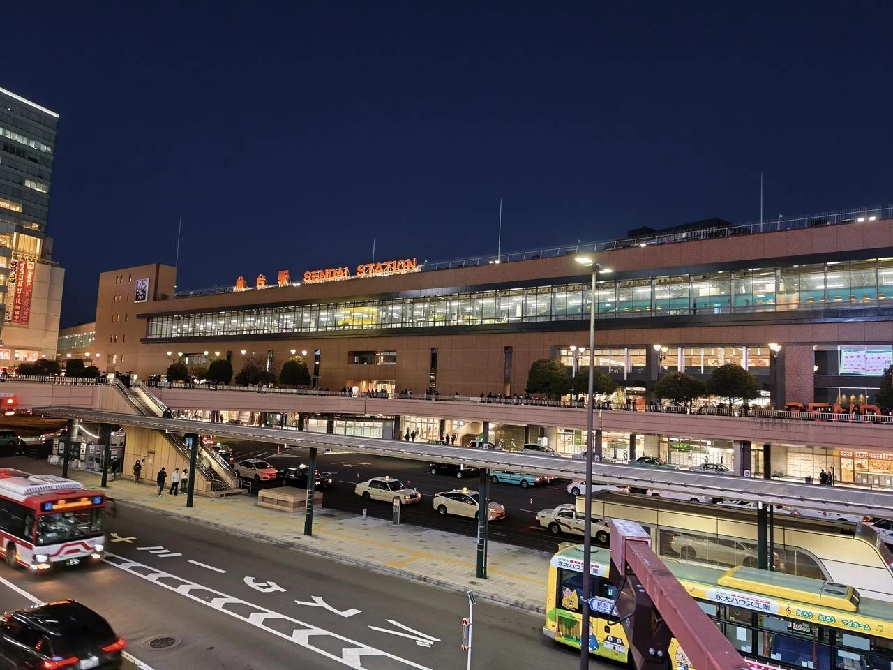 <strong>仙台站附近值得购物的地方</strong> 仙台站夜景