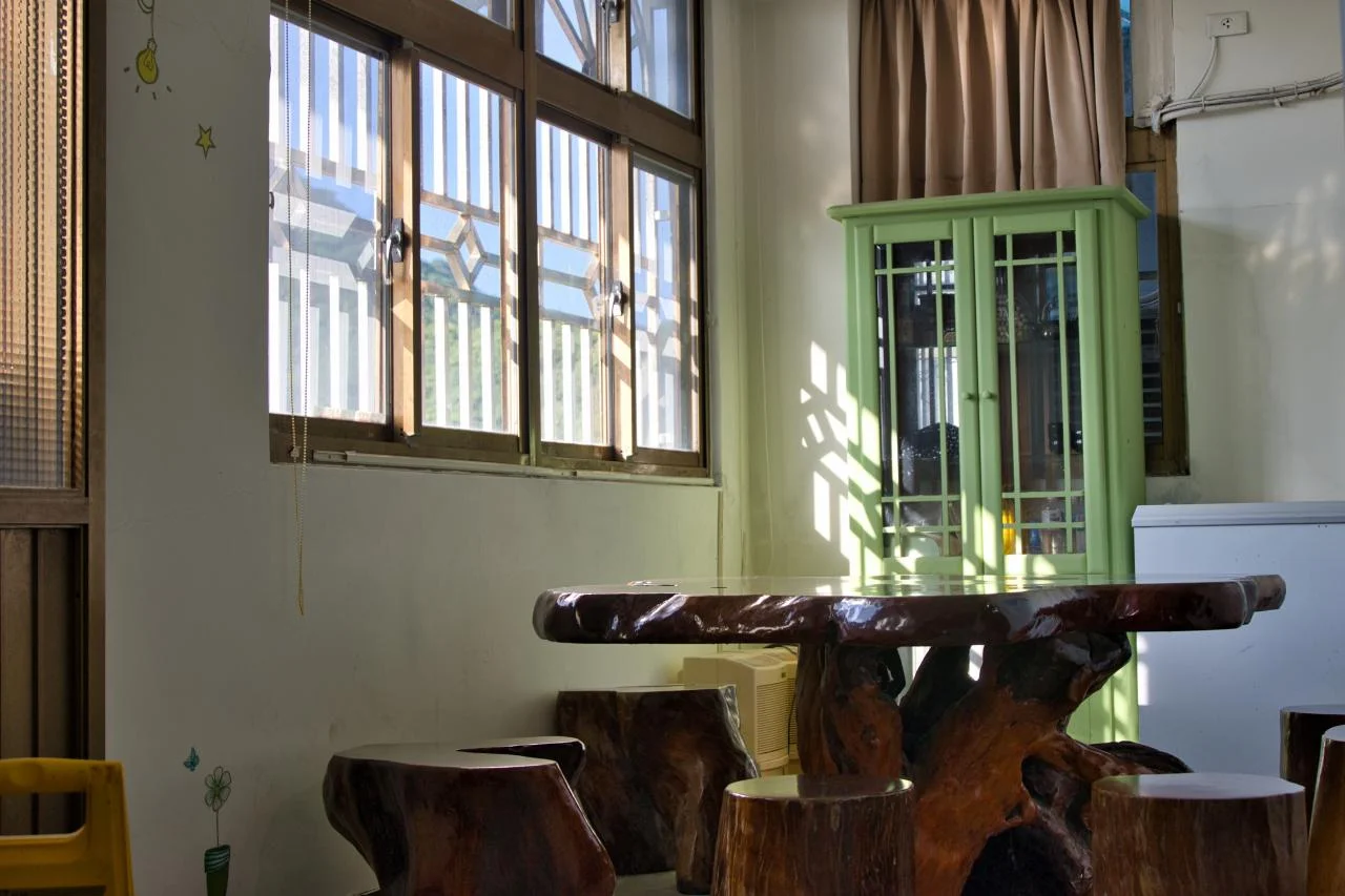 ระเบียงรวมที่พักมองเห็นวิวทะเล