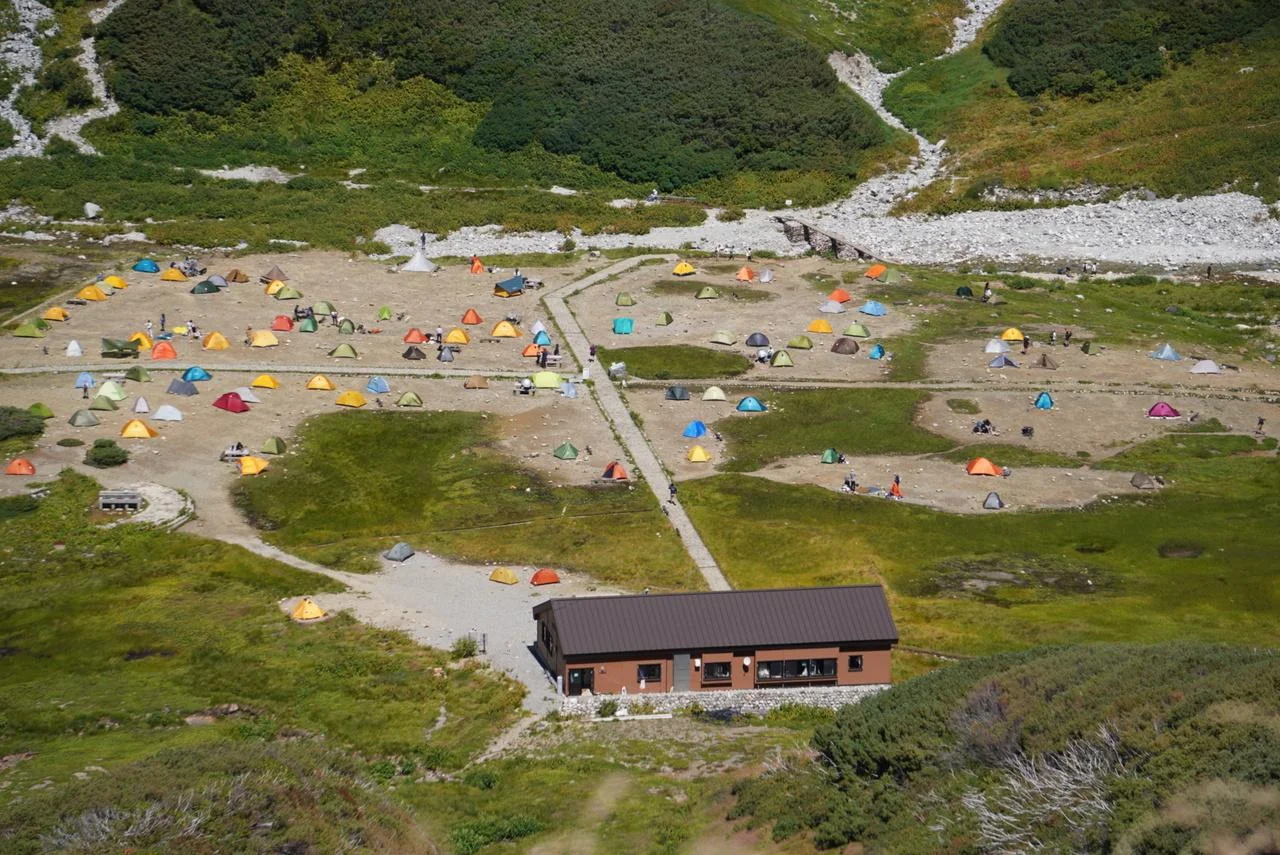 富山・立山アルペンルート雷鳥沢キャンプ場体験記 地獄谷の様子