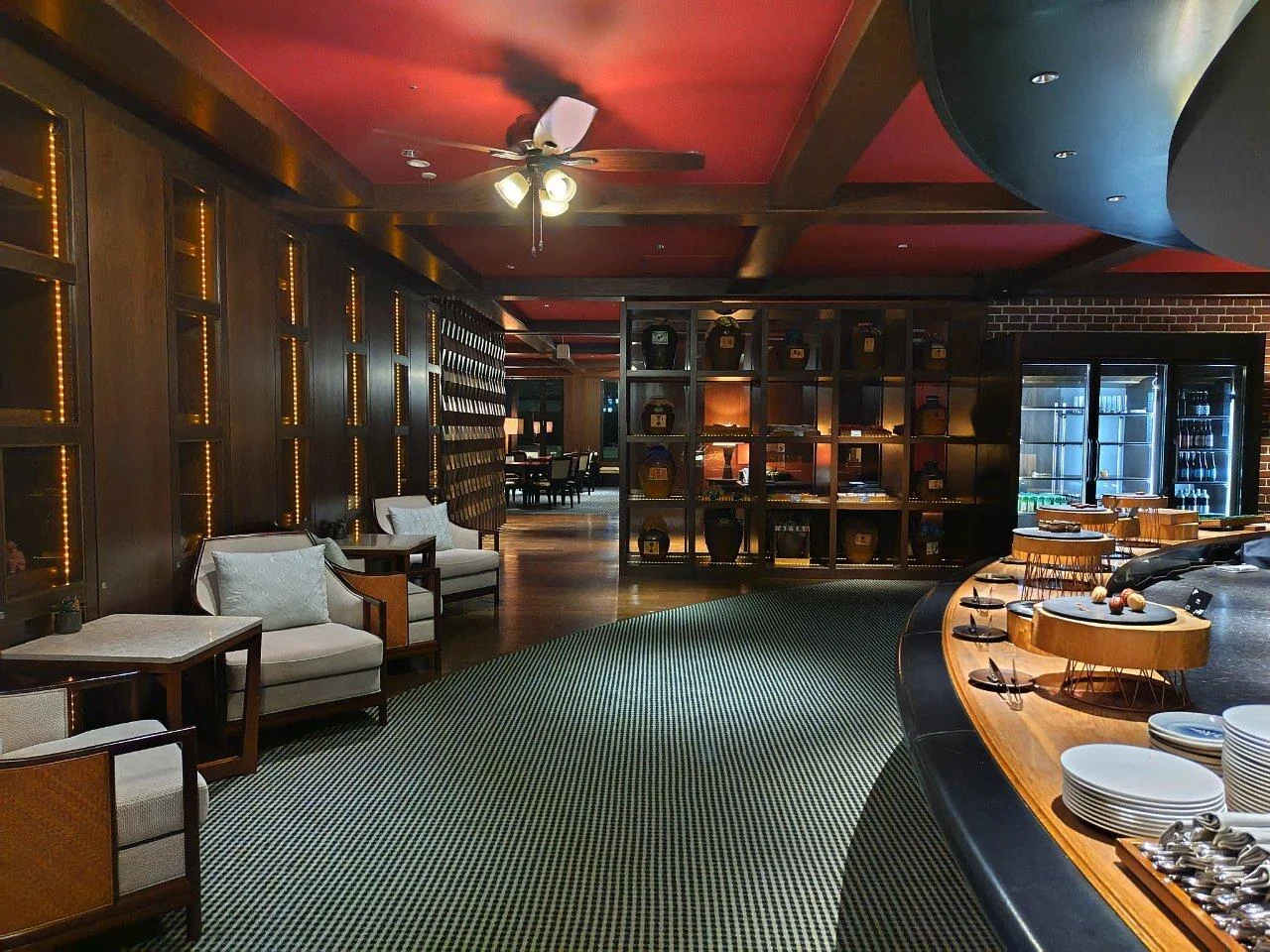Night view of The Ritz-Carlton Okinawa Club Lounge Dinner and Breakfast Review