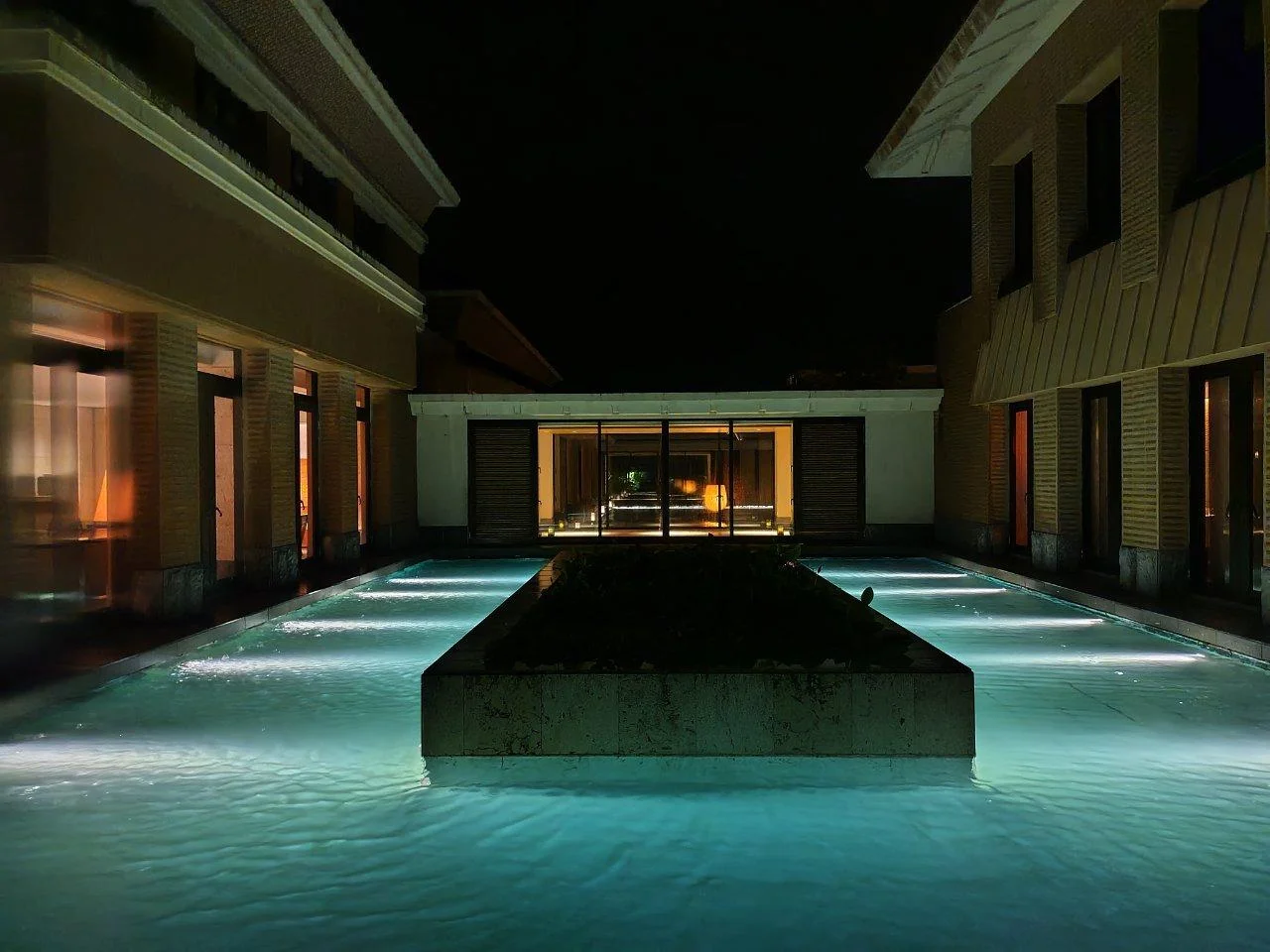 ritz-carlton-okinawa-club-lounge-sweets