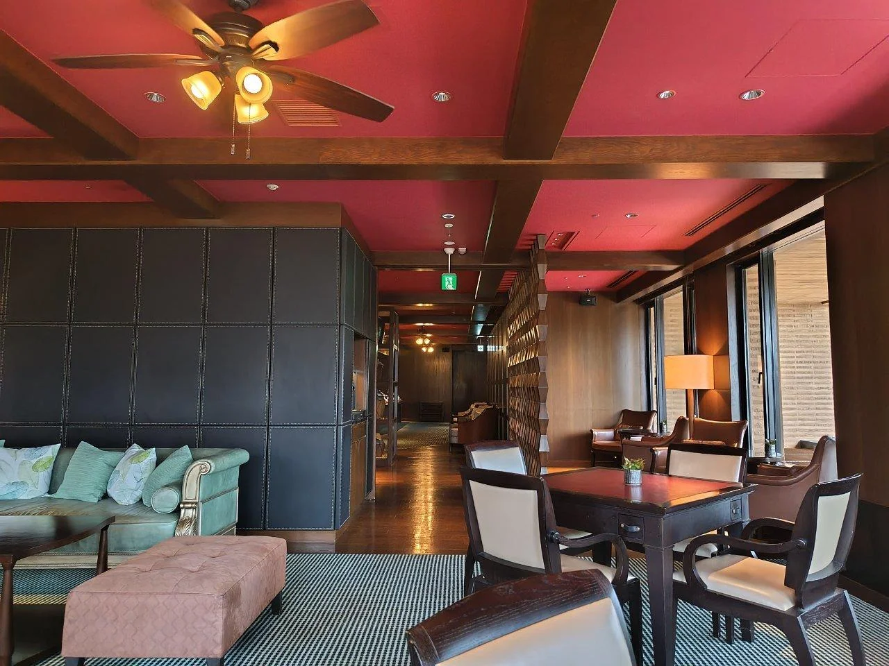 ritz-carlton-okinawa-hallway