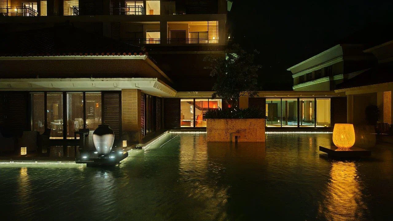 club-lounge-night-view